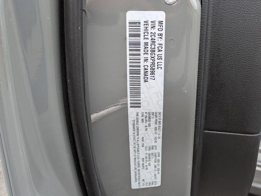 Used 2023 Chrysler Pacifica Touring-L w/ S Appearance Package image 12