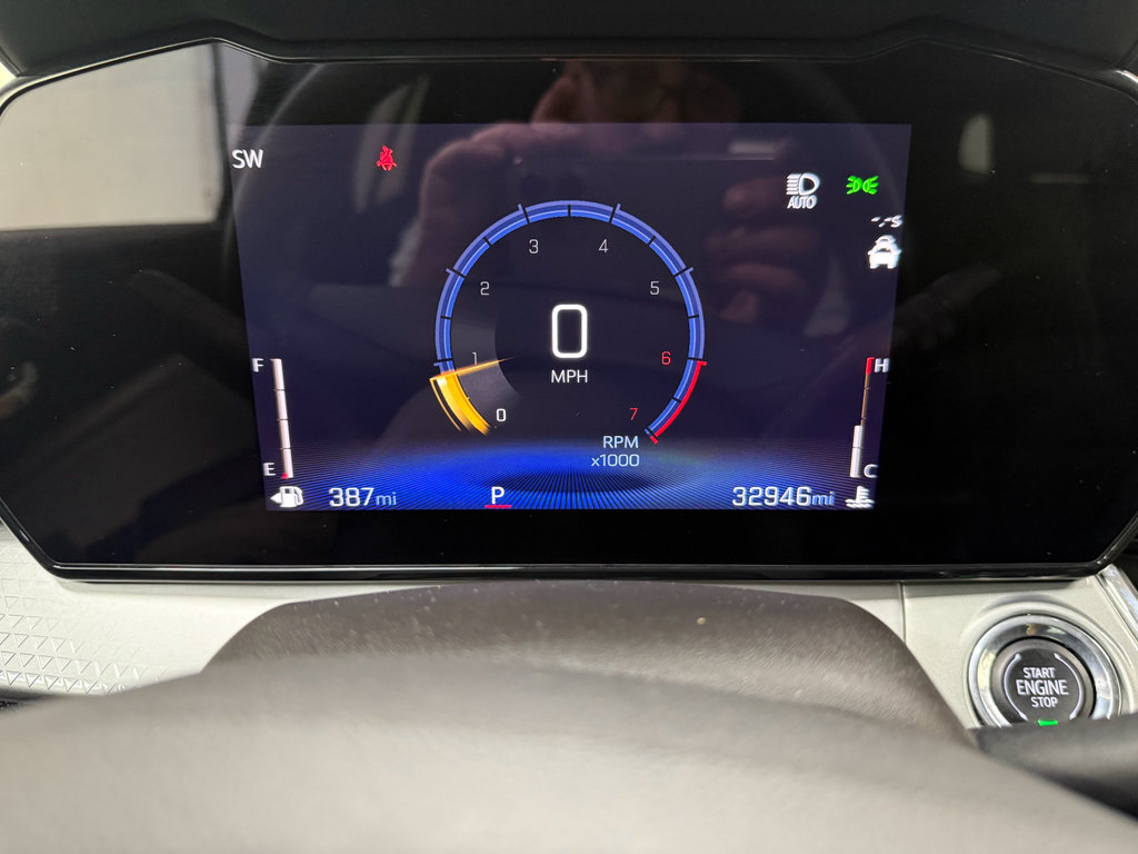 Used 2025 Chevrolet Trax LT w/ LT Convenience Package FWD image 33