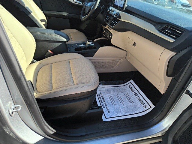 Used 2022 Ford Escape SEL image 18