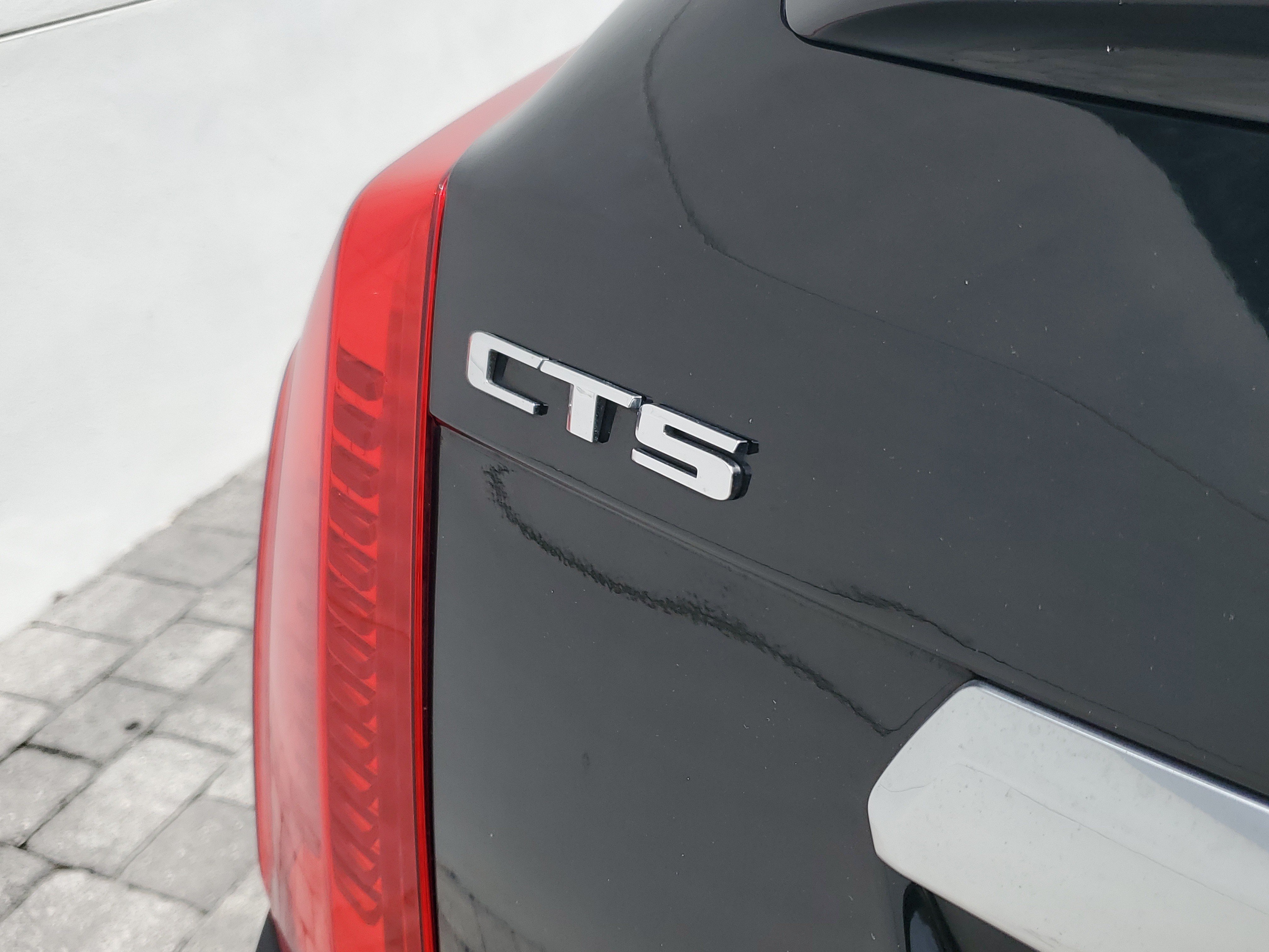 Used 2017 Cadillac CTS V w/ Luxury Package RWD image 9
