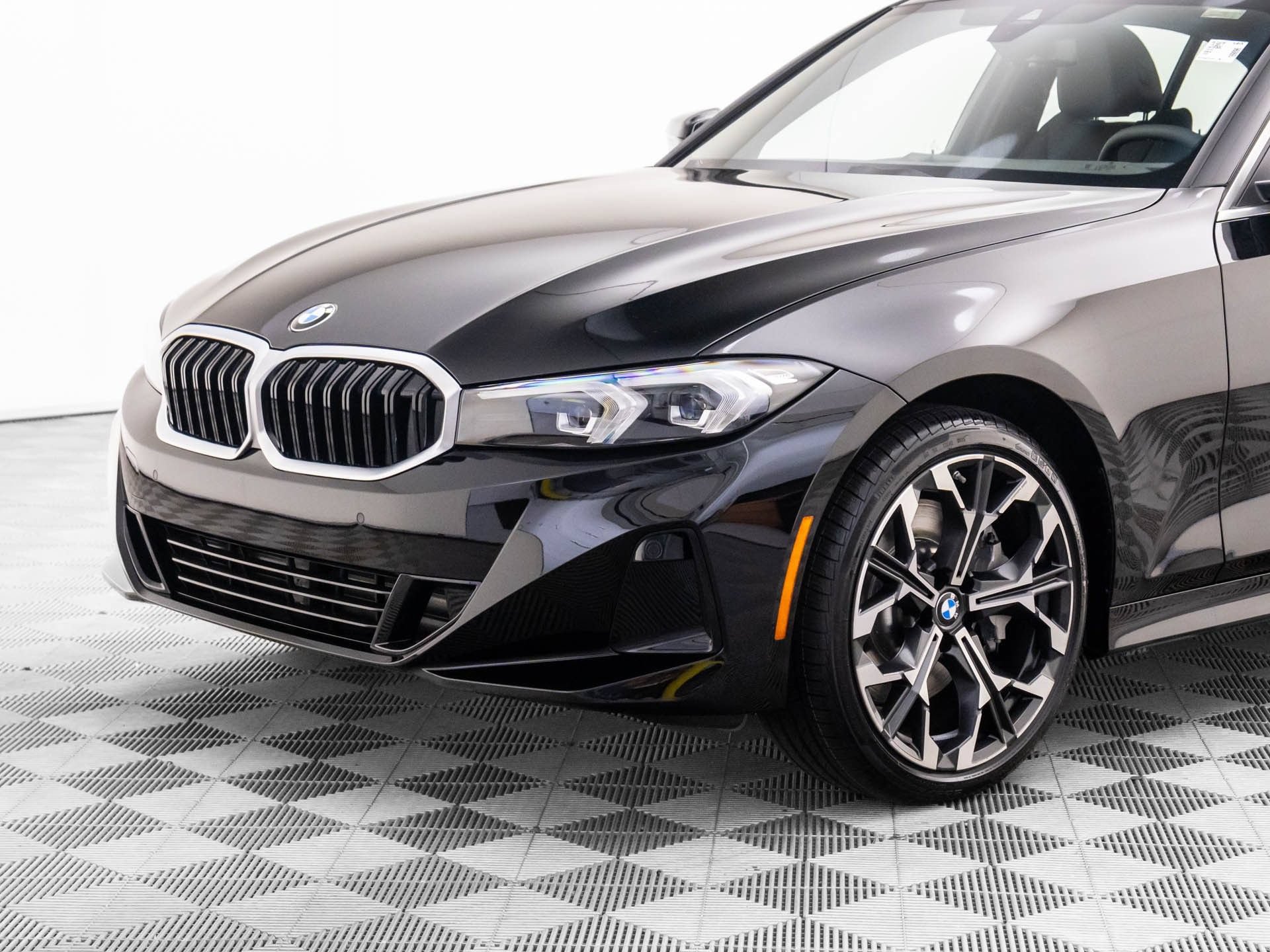 Used 2026 BMW 330i xDrive Sedan AWD/4WD image 35