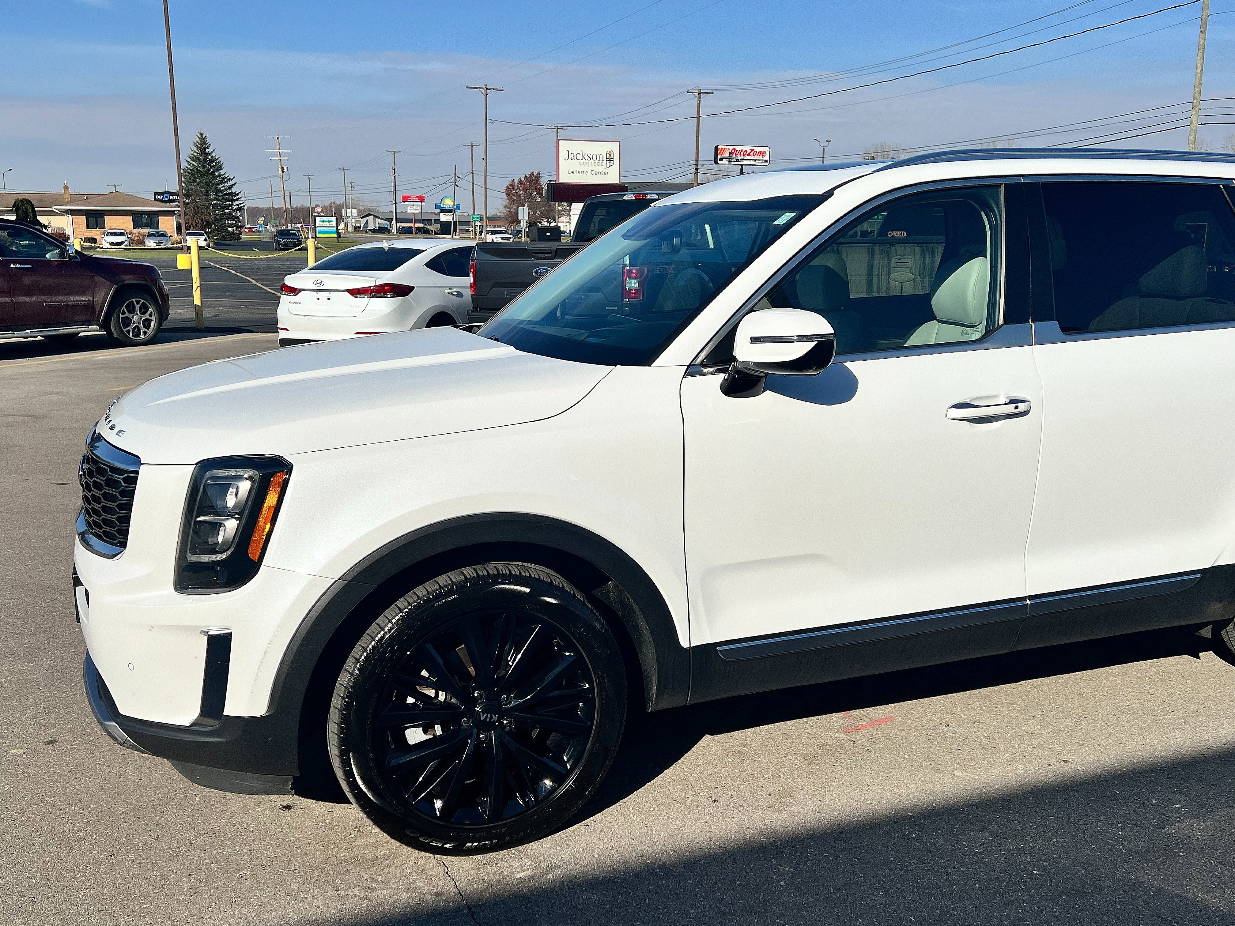 Used 2020 Kia Telluride SX w/ SX Prestige Package image 6