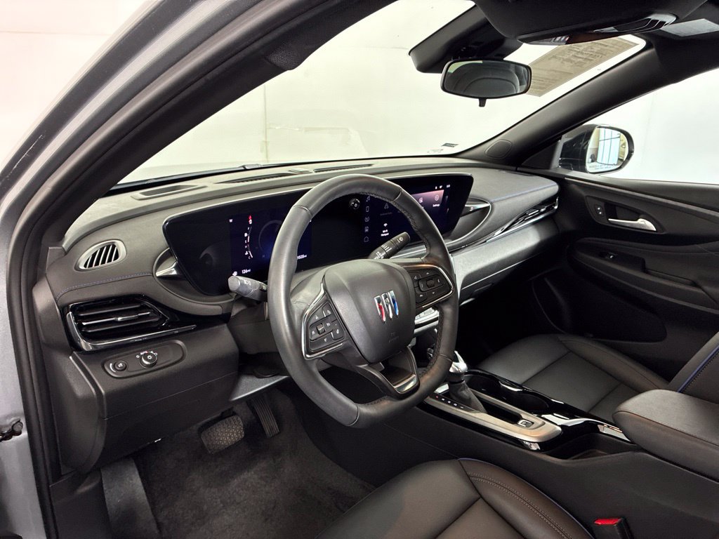 Used 2025 Buick Envista Sport Touring w/ Experience Buick Package FWD image 19