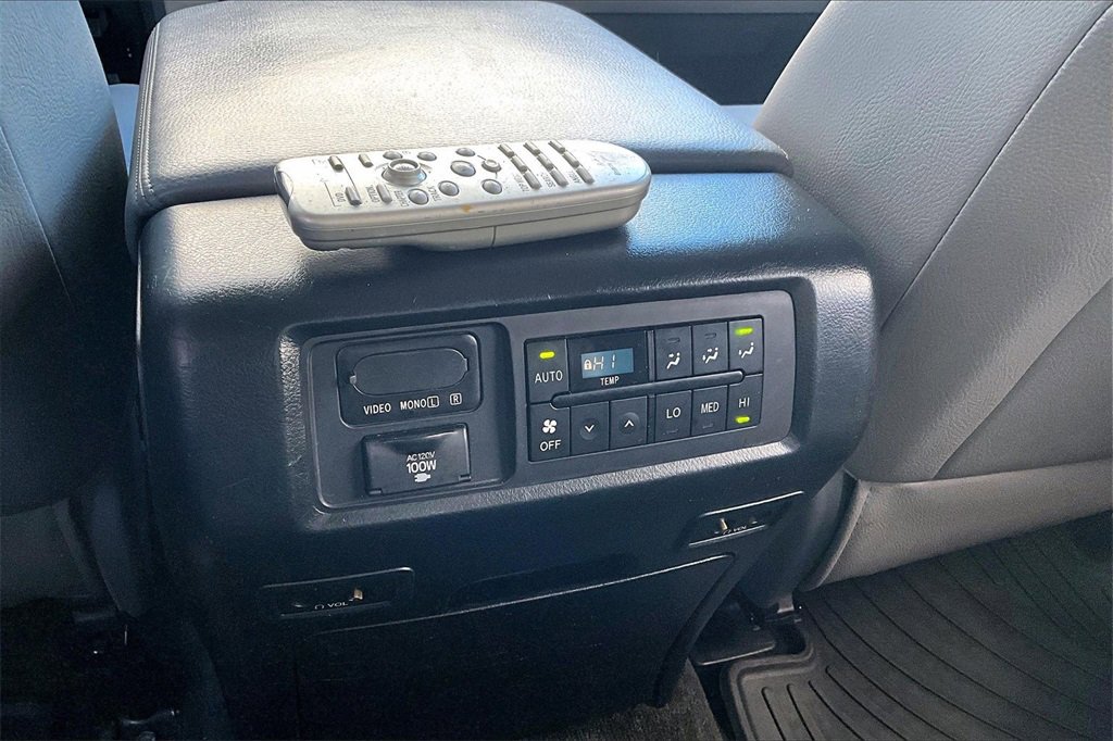 Used 2012 Toyota Sequoia Platinum image 9