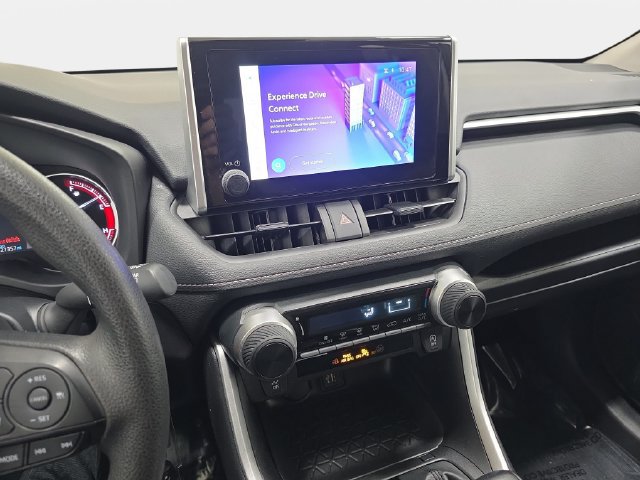 Used 2023 Toyota RAV4 LE AWD/4WD image 17