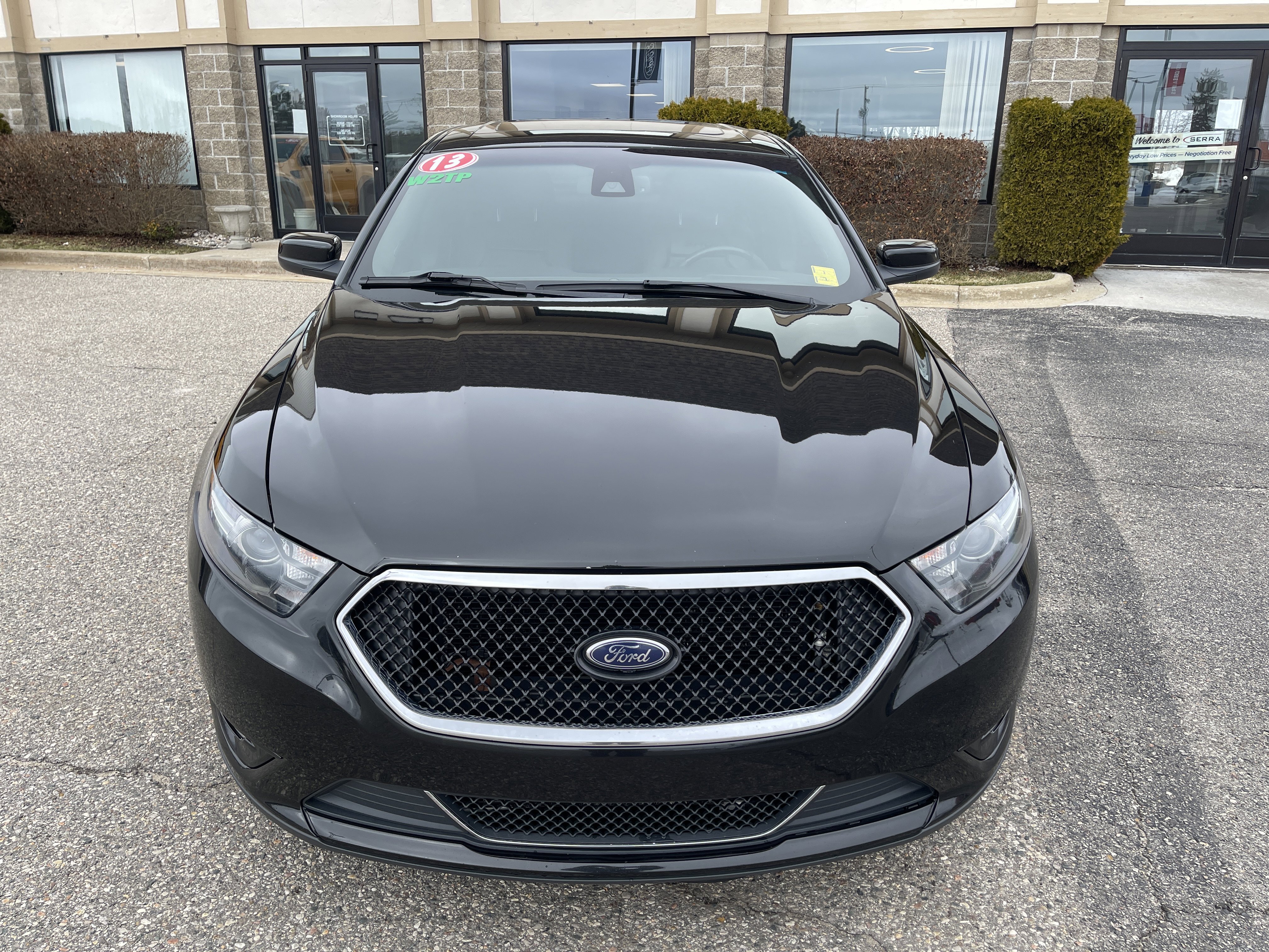 Used 2013 Ford Taurus SHO image 9