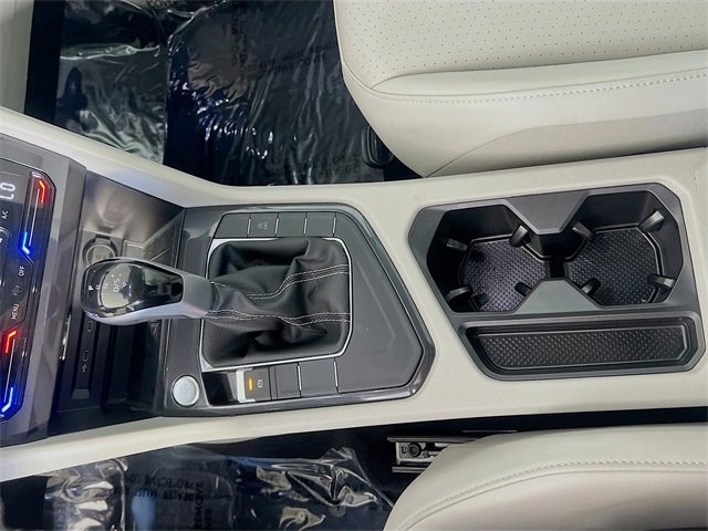 Used 2024 Volkswagen Tiguan SE image 24