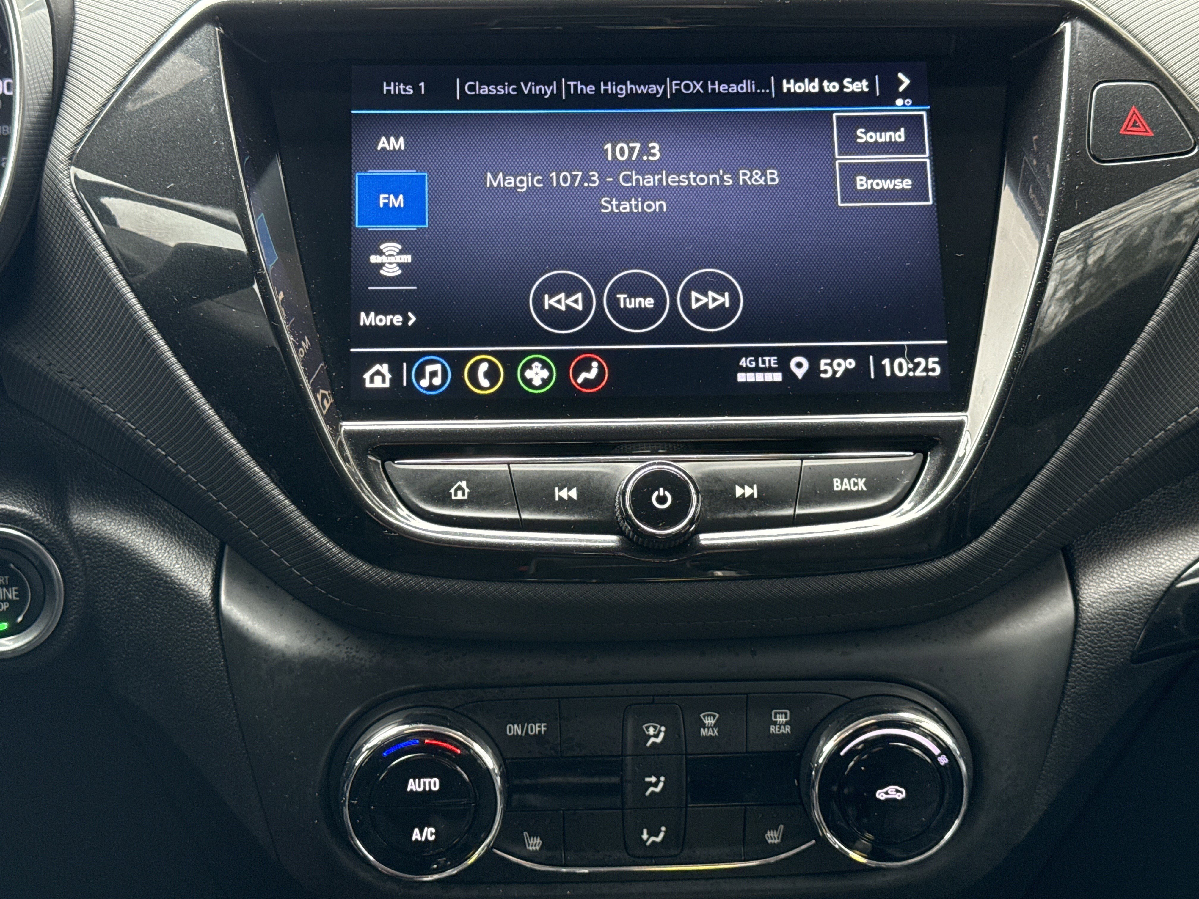 Used 2021 Chevrolet TrailBlazer LT w/ Premium Seating Package image 23