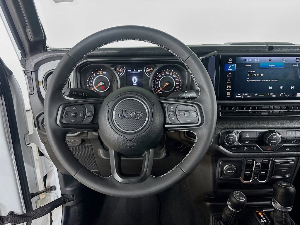 Used 2025 Jeep Gladiator Sport image 12