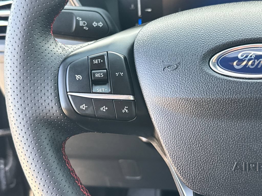 Certified 2025 Ford Escape ST-Line FWD image 16