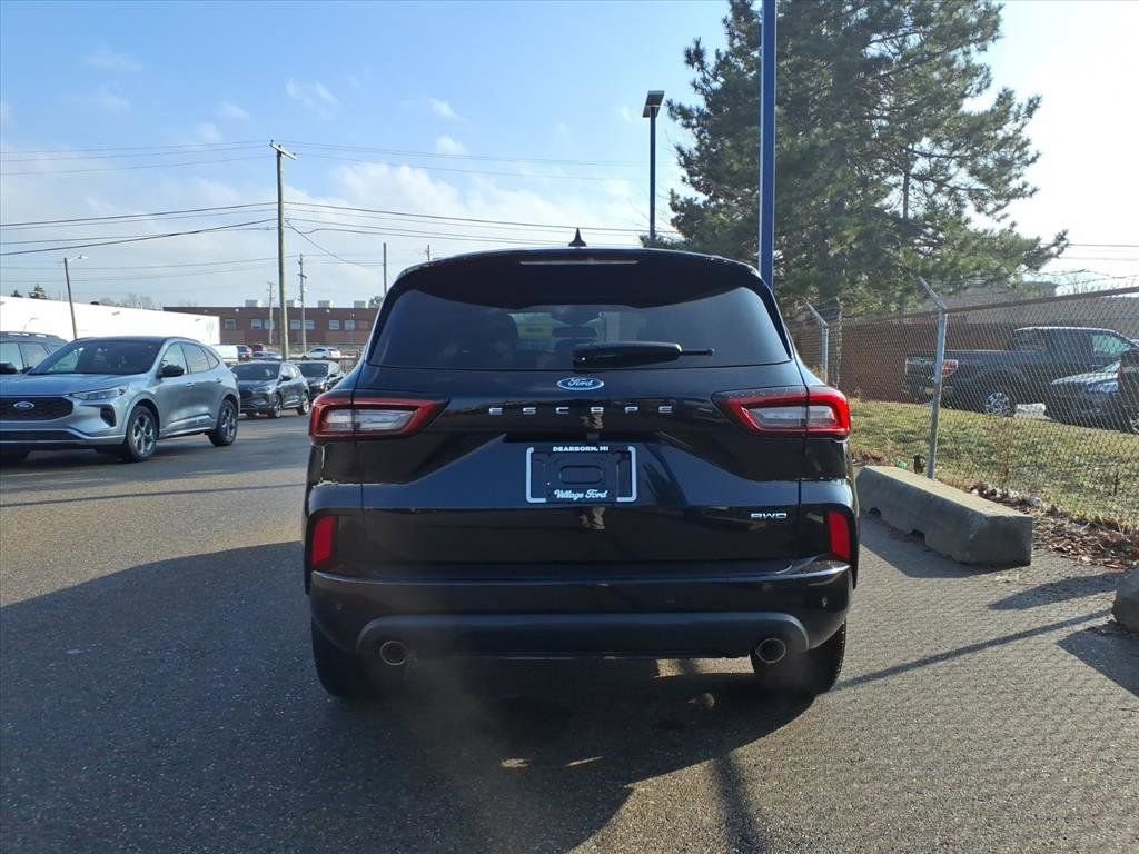 Certified 2023 Ford Escape ST-Line Select w/ Tech Pack #2 image 7