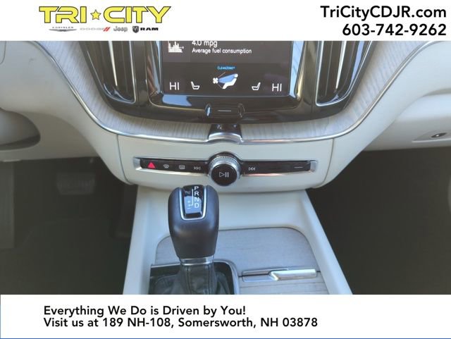 Used 2021 Volvo XC60 T6 Inscription w/ Climate Package image 24