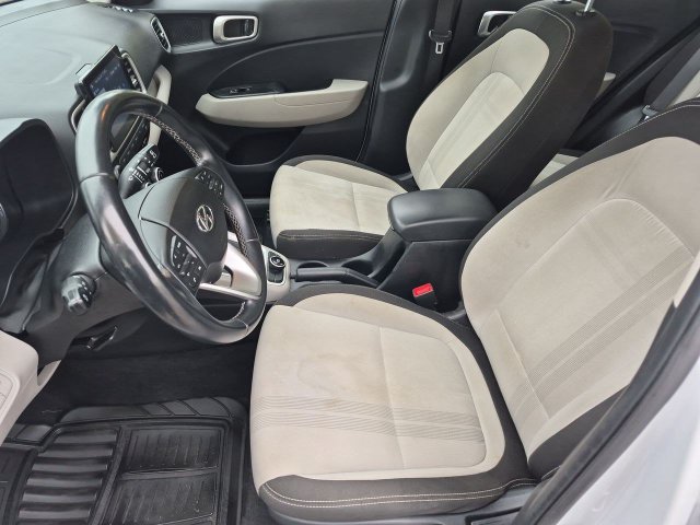 Used 2022 Hyundai Venue SEL FWD image 11