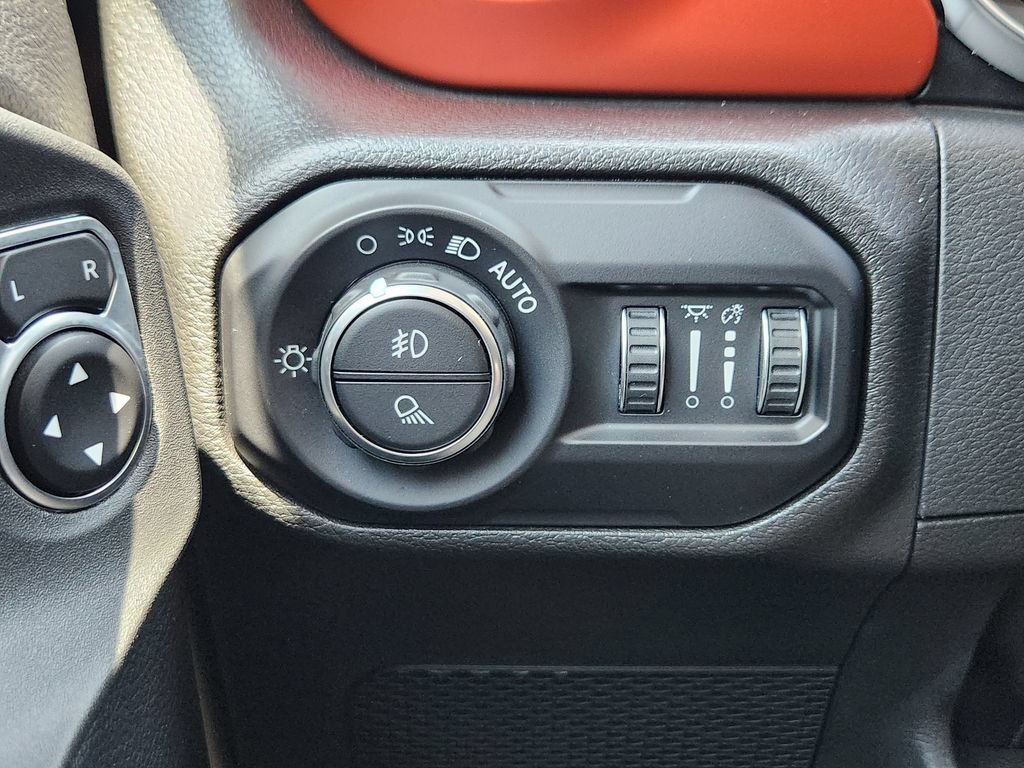 Used 2022 Jeep Gladiator Rubicon w/ LED Lighting Group AWD/4WD image 21