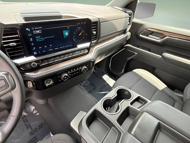Used 2024 Chevrolet Silverado 1500 RST w/ LPO, Dark Essentials Package image 7