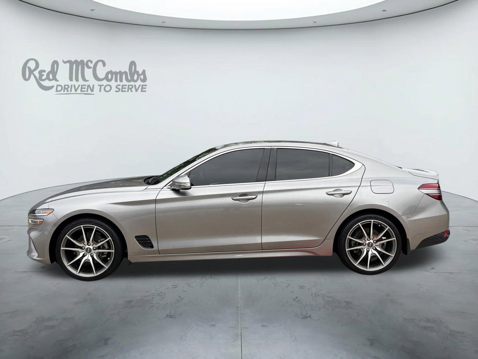 Used 2023 Genesis G70 2.0T image 2