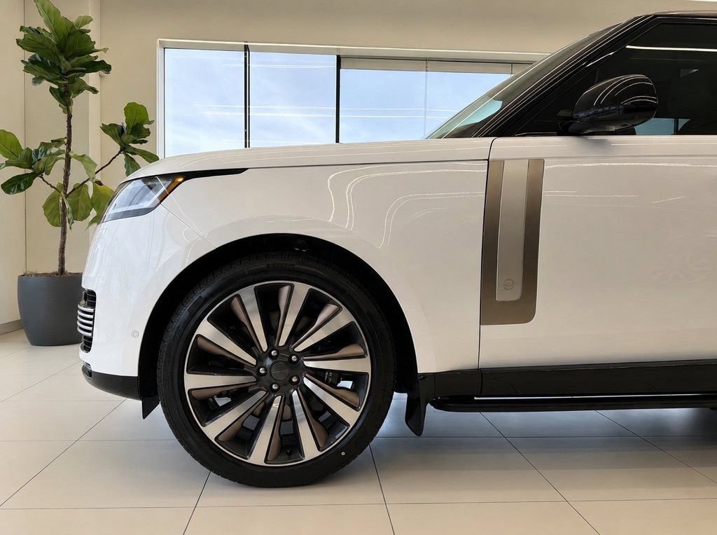 New 2026 Land Rover Range Rover SV AWD/4WD image 8