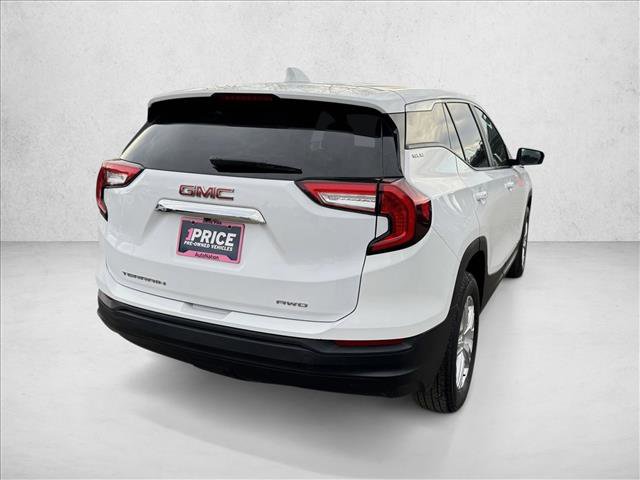 Used 2024 GMC Terrain SLE image 5