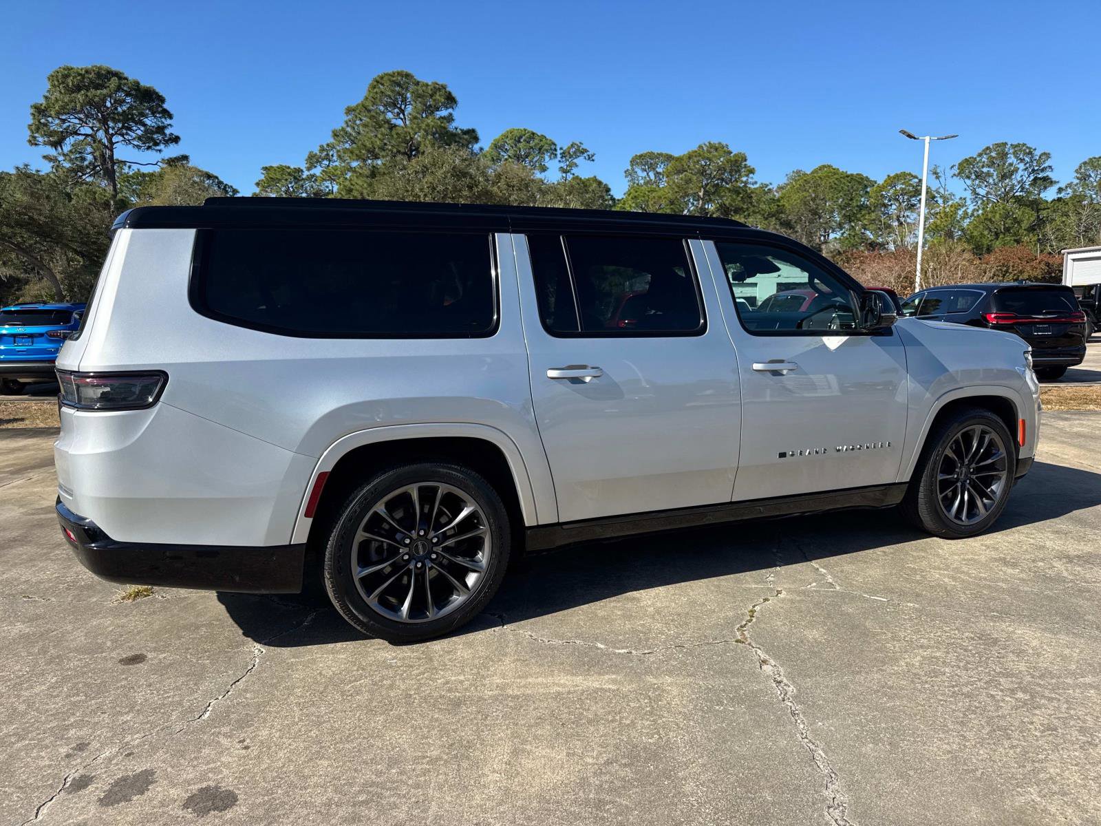 Certified 2024 Jeep Grand Wagoneer L Series II w/ Quick Order Packagew 28T image 3