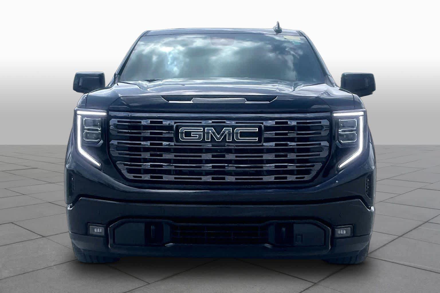 Used 2025 GMC Sierra 1500 Denali Ultimate AWD/4WD image 4