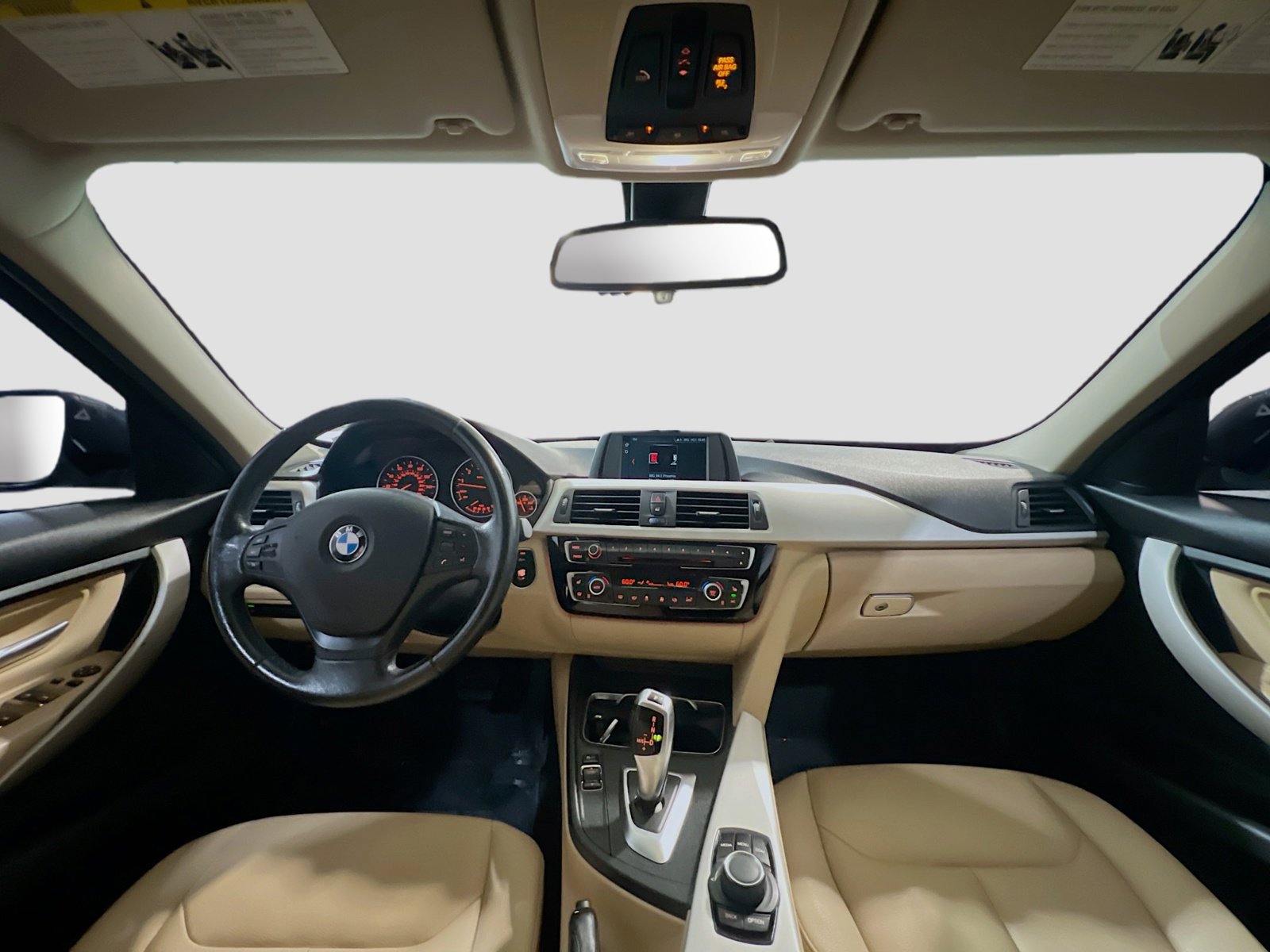 Used 2018 BMW 320i Sedan w/ Convenience Package RWD image 13