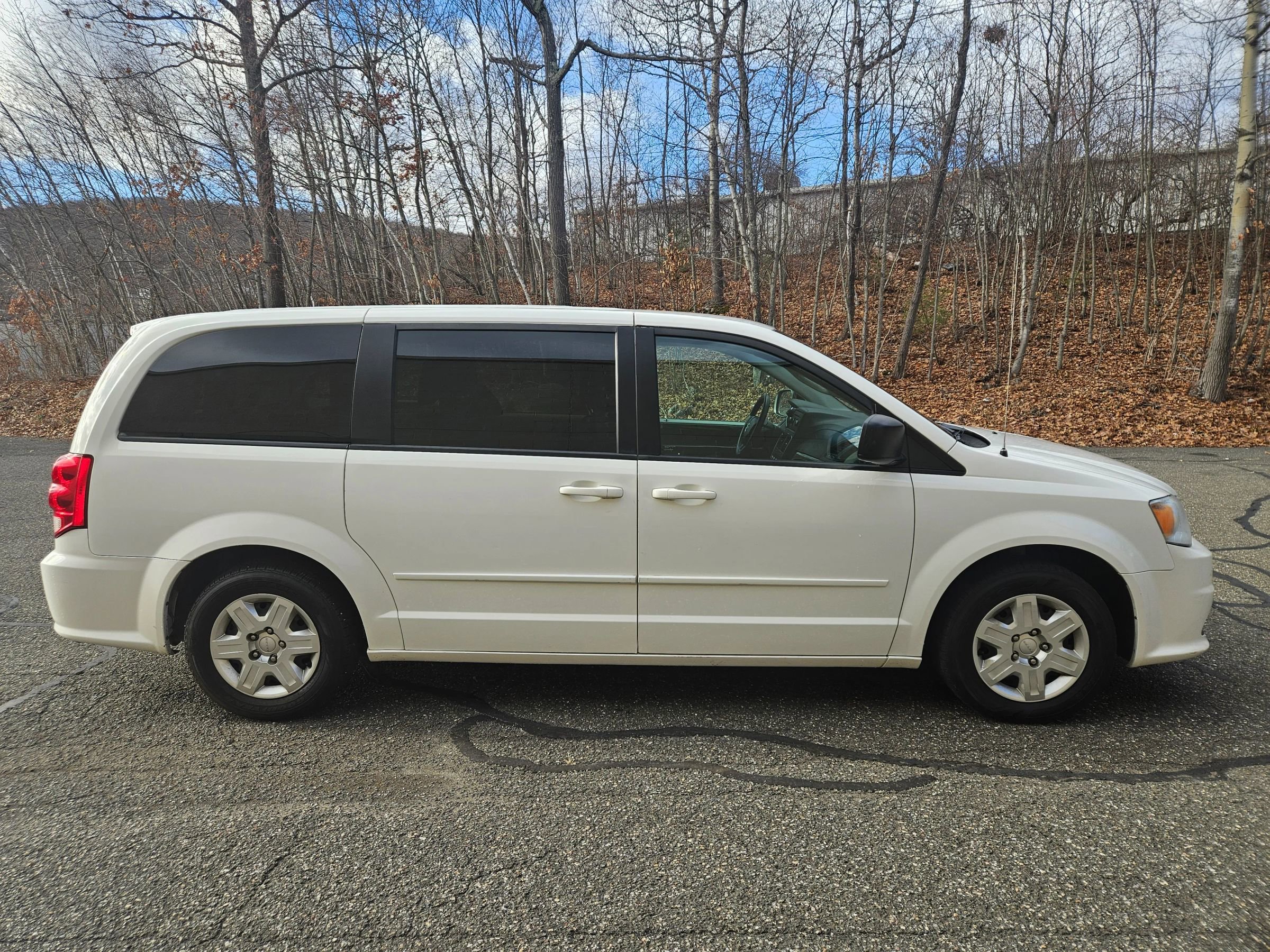 Used 2013 Dodge Grand Caravan SE image 4