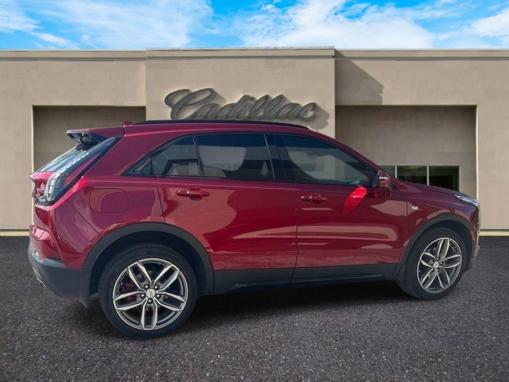 Used 2021 Cadillac XT4 Sport image 3
