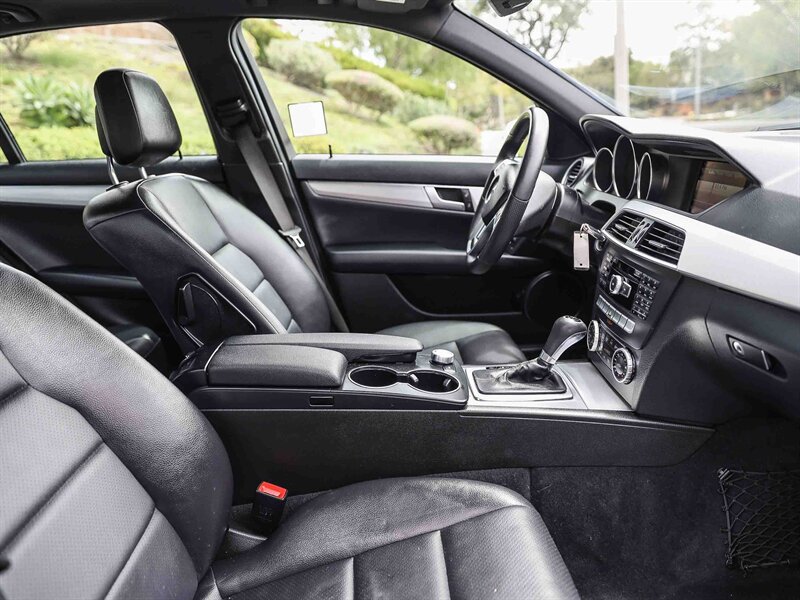 Used 2013 Mercedes-Benz C 250 Sedan image 22