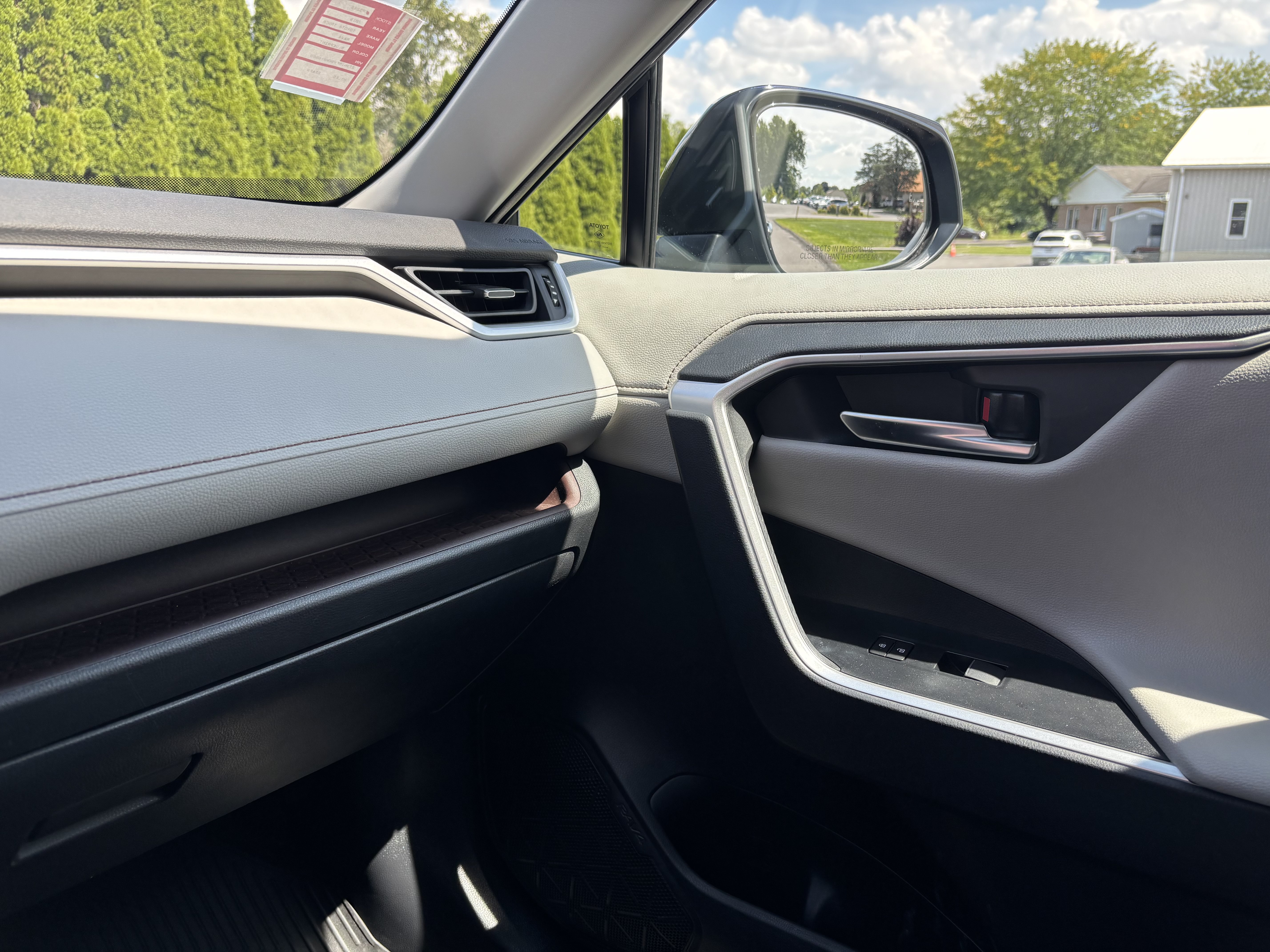 Used 2019 Toyota RAV4 Limited w/ Protection Package AWD/4WD image 23