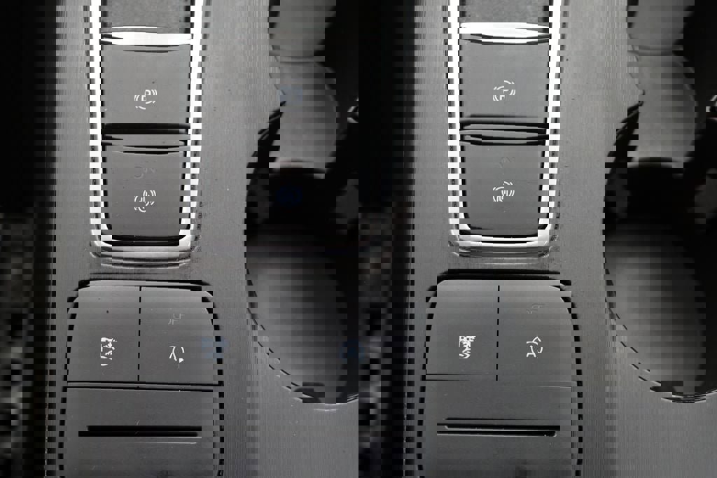 Used 2025 Ford Escape Active image 24