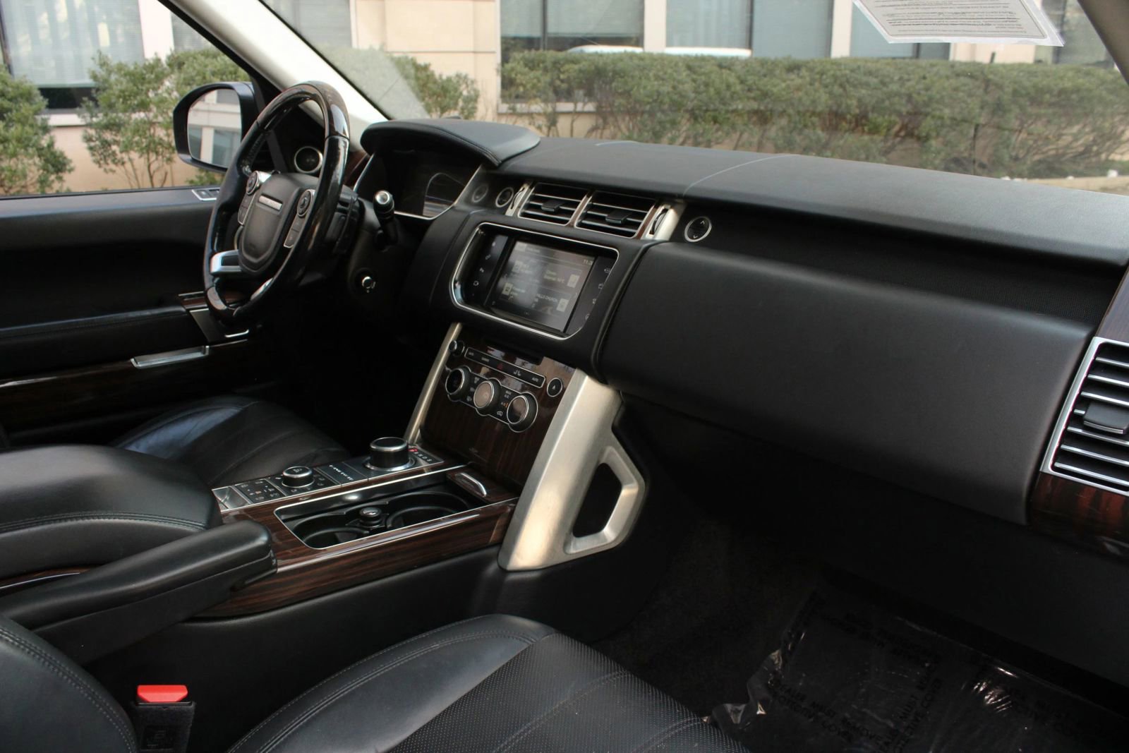 Used 2016 Land Rover Range Rover Supercharged AWD/4WD image 24