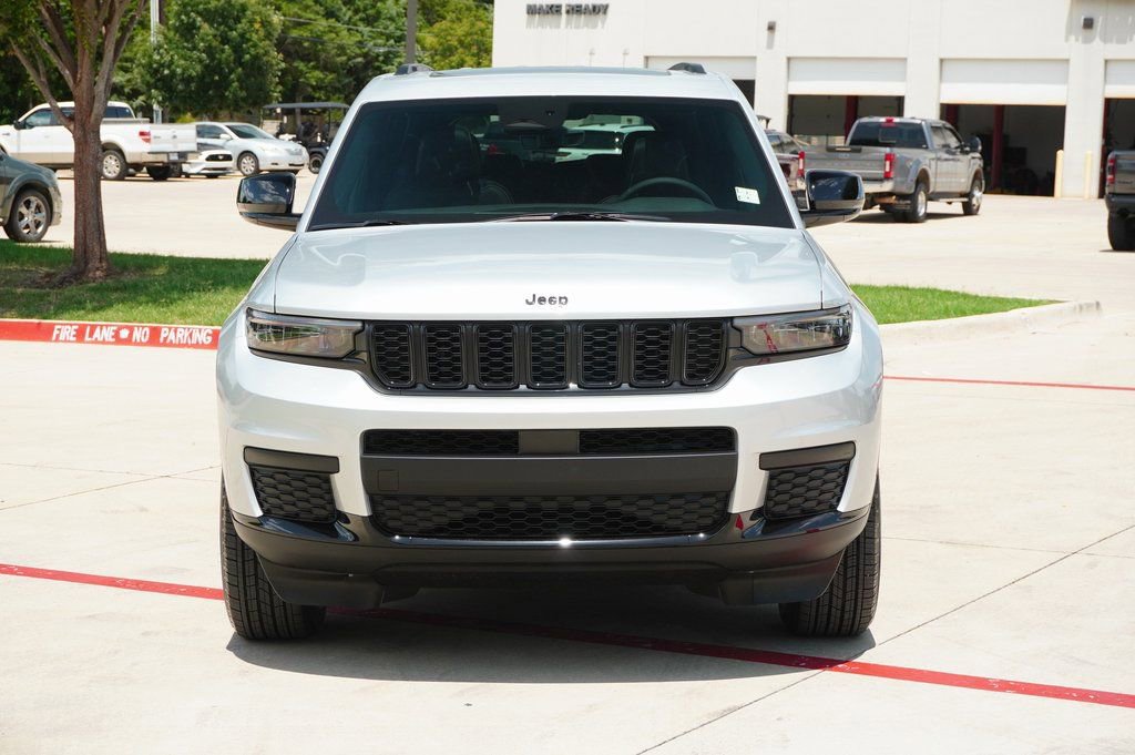 New 2025 Jeep Grand Cherokee L Altitude AWD/4WD image 6