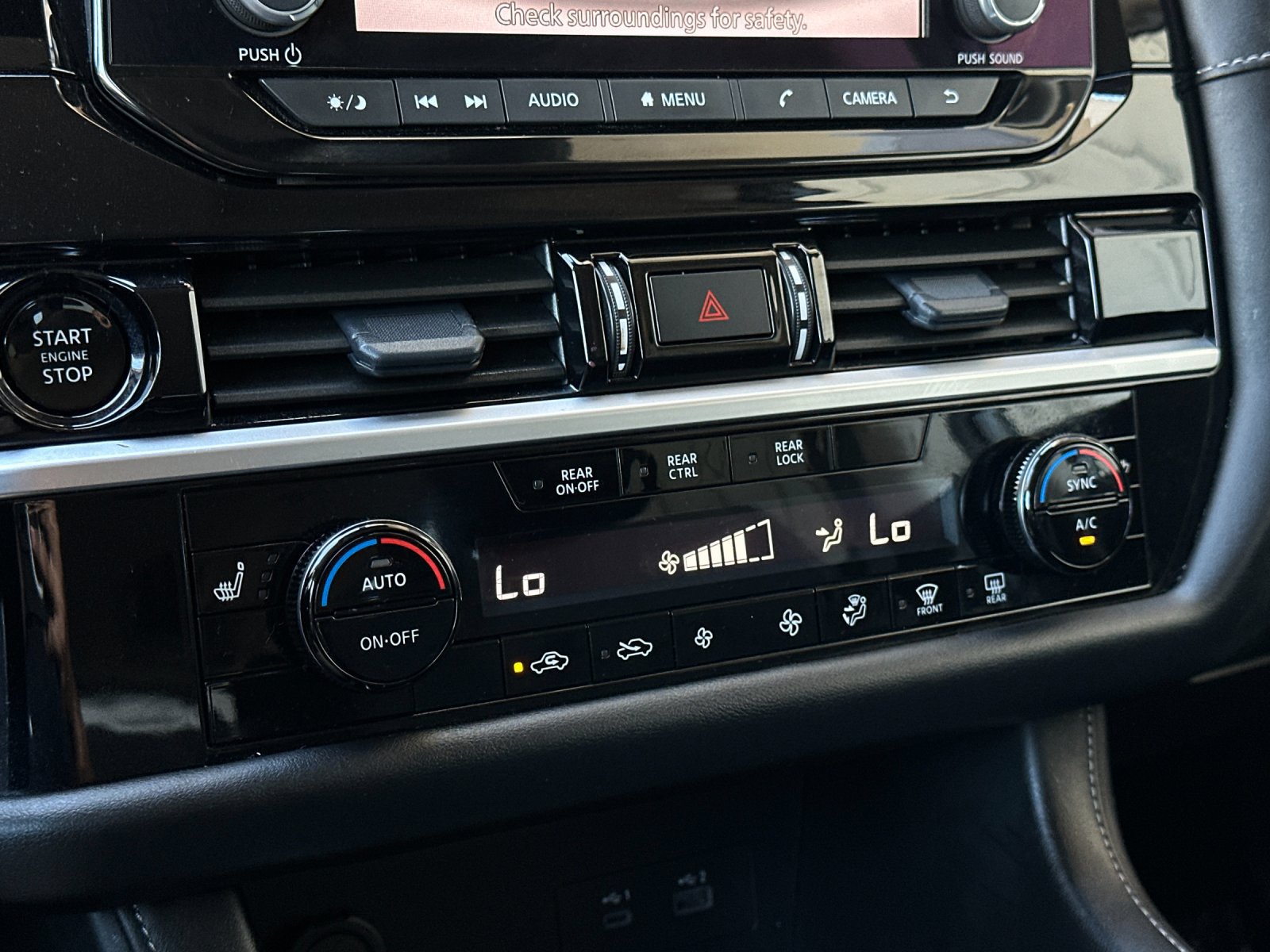Used 2025 Nissan Pathfinder SV FWD image 19