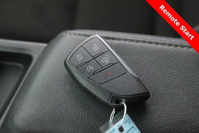 Used 2025 Chevrolet Silverado 1500 LT image 3