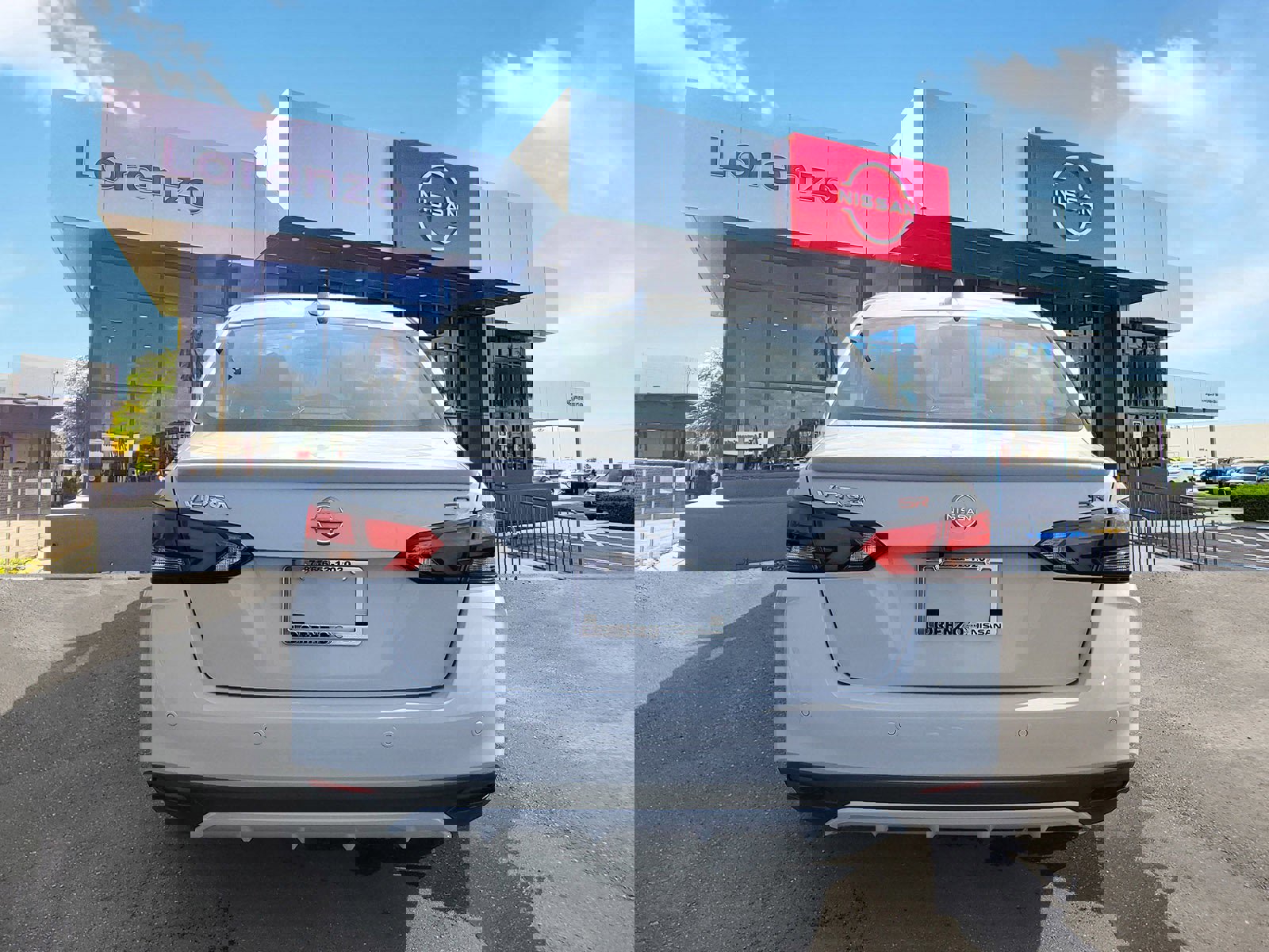 New 2025 Nissan Versa SR w/ Trunk Package image 5