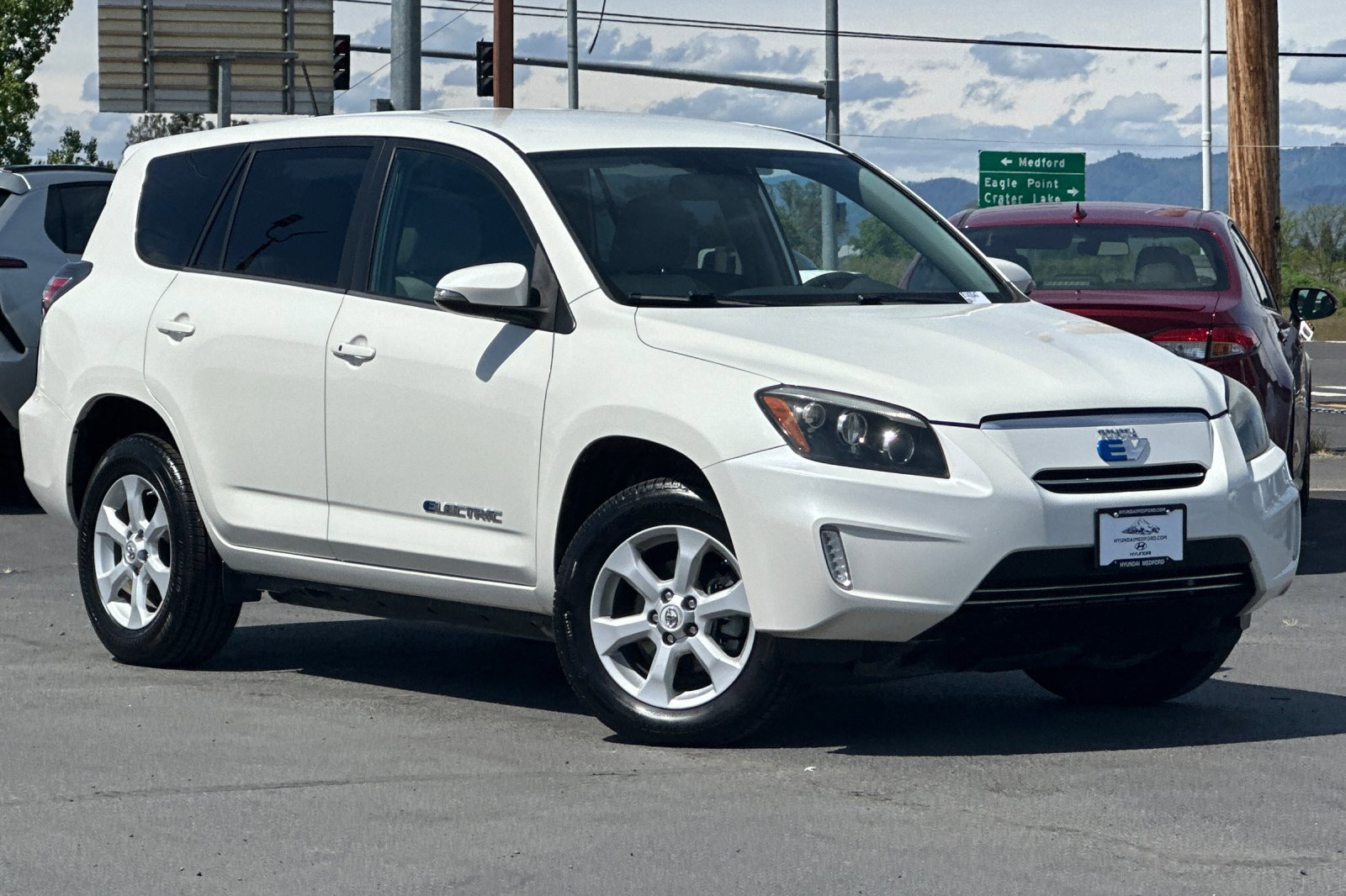 Used 2013 Toyota RAV4 EV FWD image 2