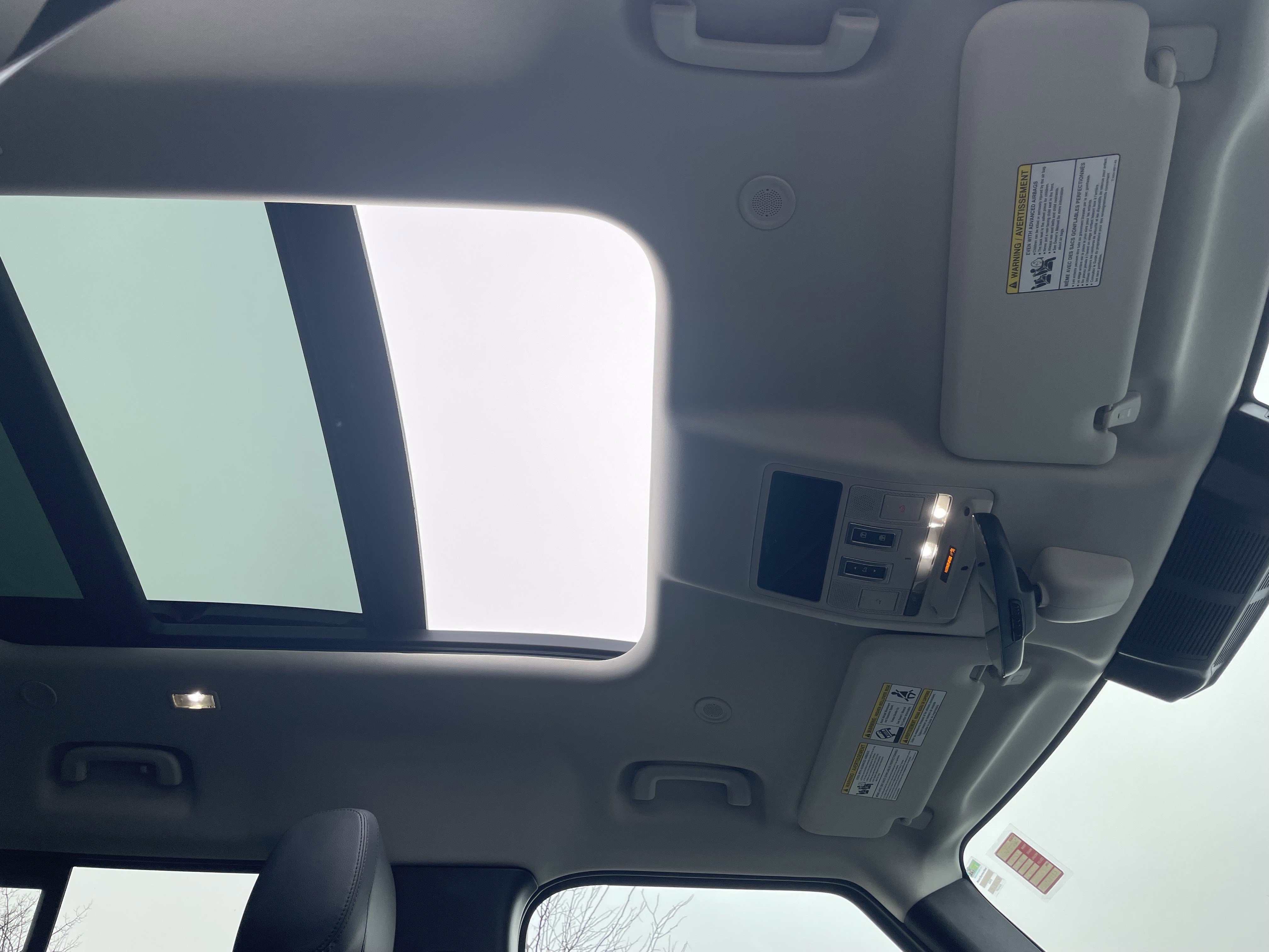 Used 2024 Land Rover Defender 110 S image 17