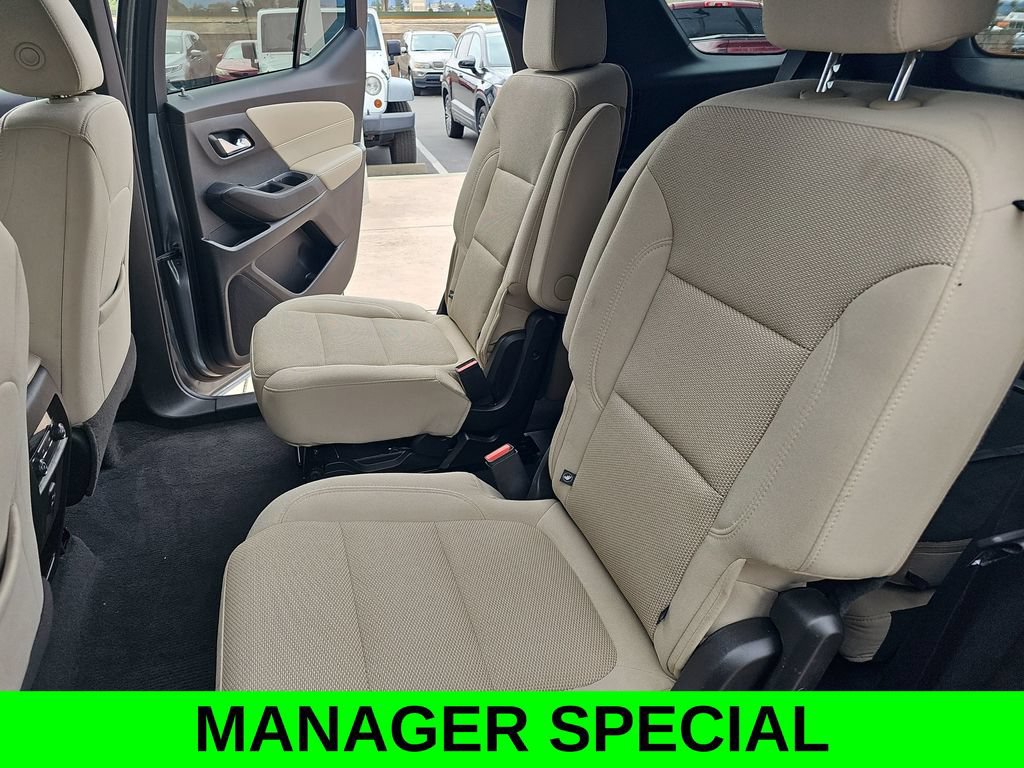 Used 2023 Chevrolet Traverse LT w/ LPO, Cargo Package AWD/4WD image 15