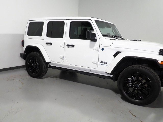 Used 2025 Jeep Wrangler 4xe Sahara w/ Safety Group AWD/4WD image 48