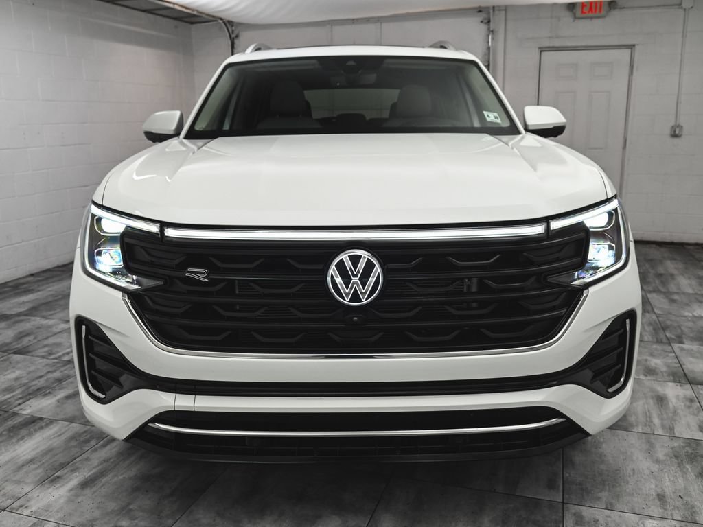 Used 2025 Volkswagen Atlas SEL Premium R-Line AWD/4WD image 2