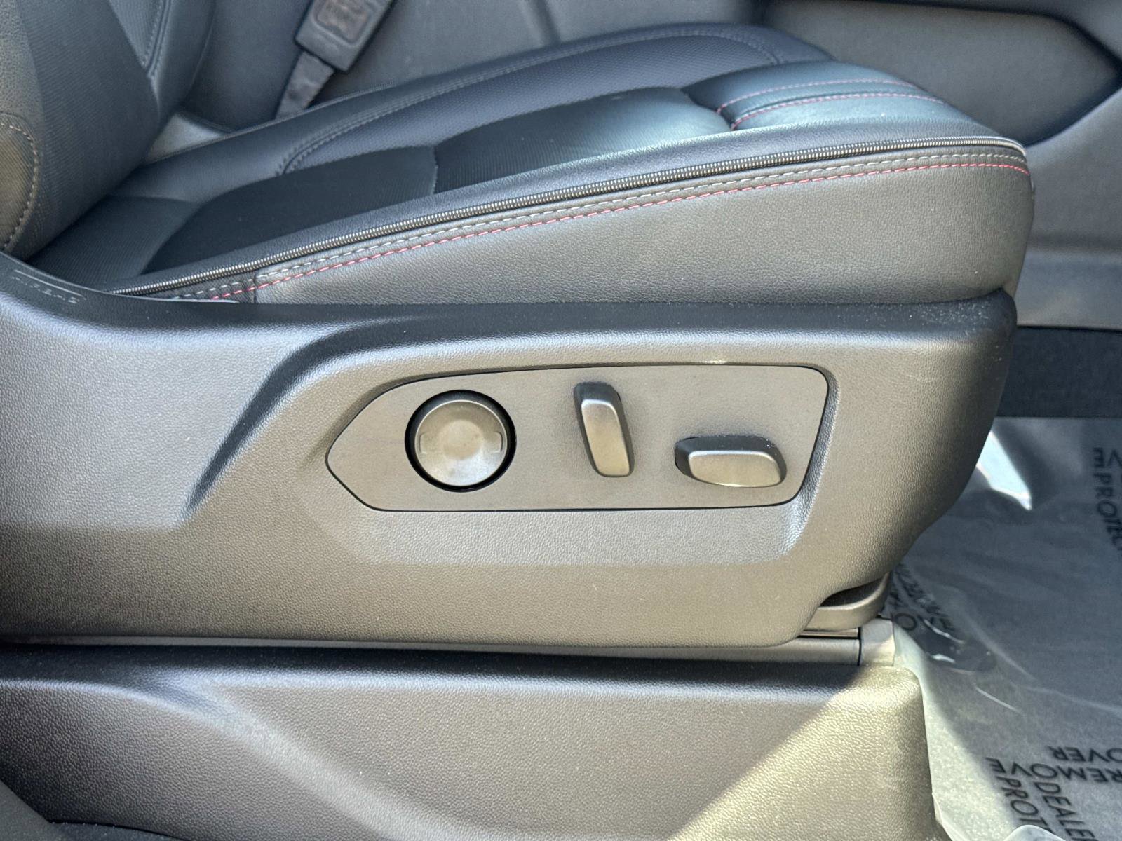 Used 2025 Chevrolet Tahoe RST image 32