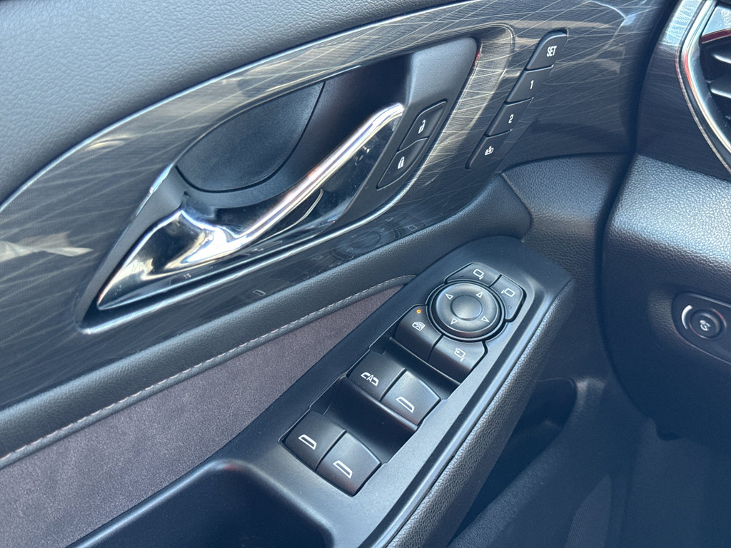 Used 2022 Chevrolet Traverse High Country image 29