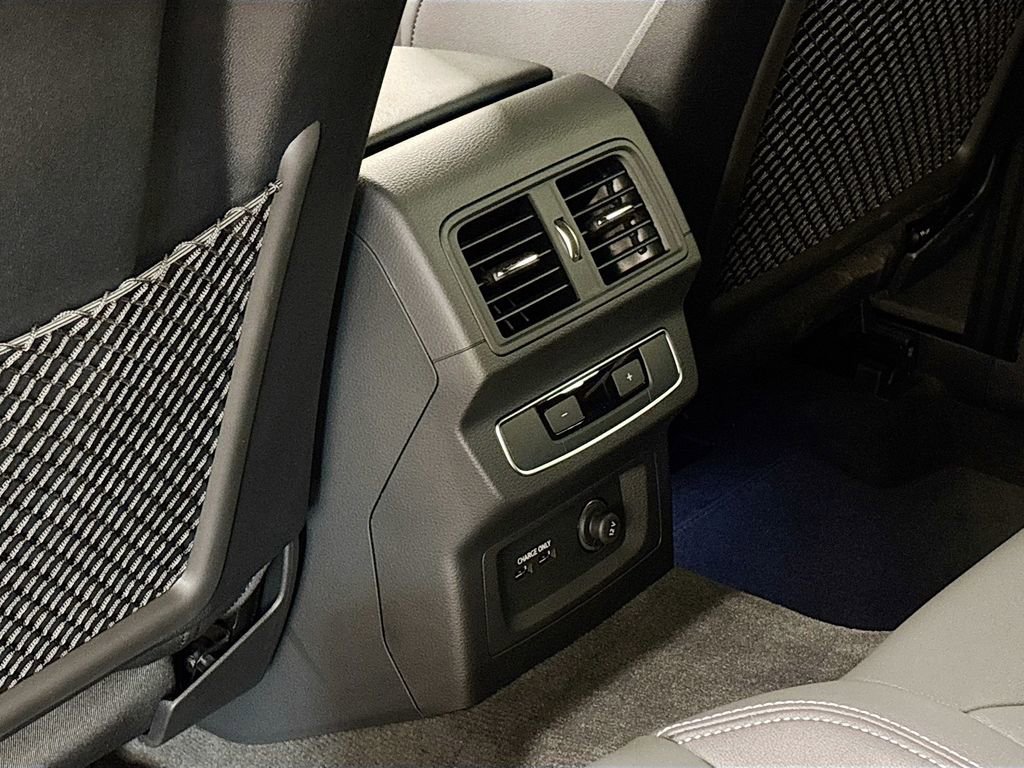 Certified 2025 Audi Q5 2.0T Premium Plus w/ Premium Plus Package image 17