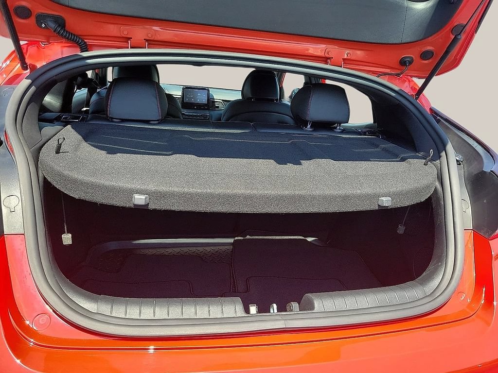 Used 2020 Hyundai Veloster FWD image 8