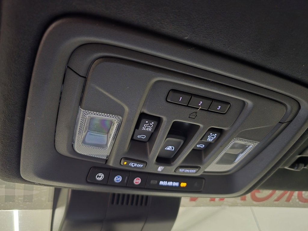 Used 2023 GMC Sierra 1500 AT4X image 32