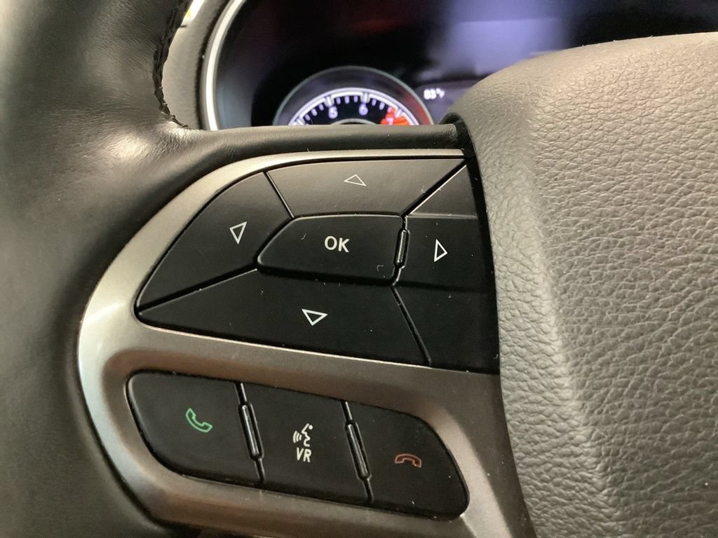 Used 2019 Jeep Cherokee Limited AWD/4WD image 18