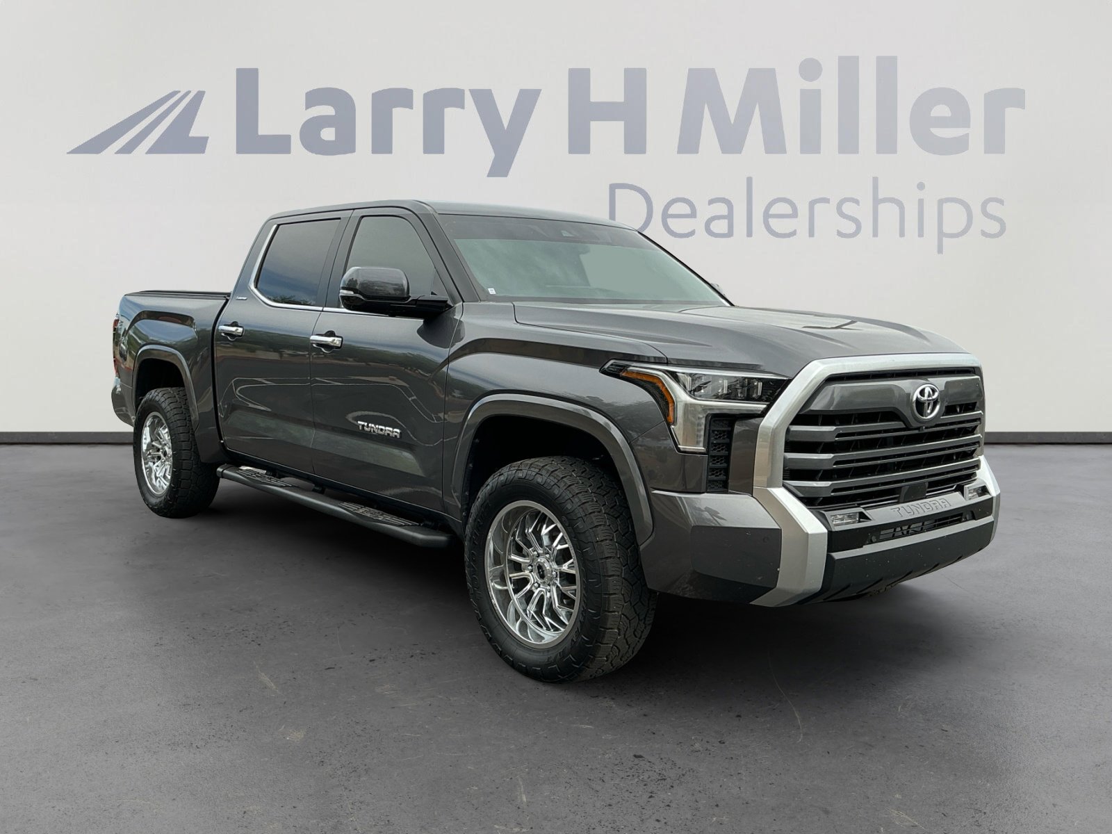 Certified 2025 Toyota Tundra Limited AWD/4WD image 7