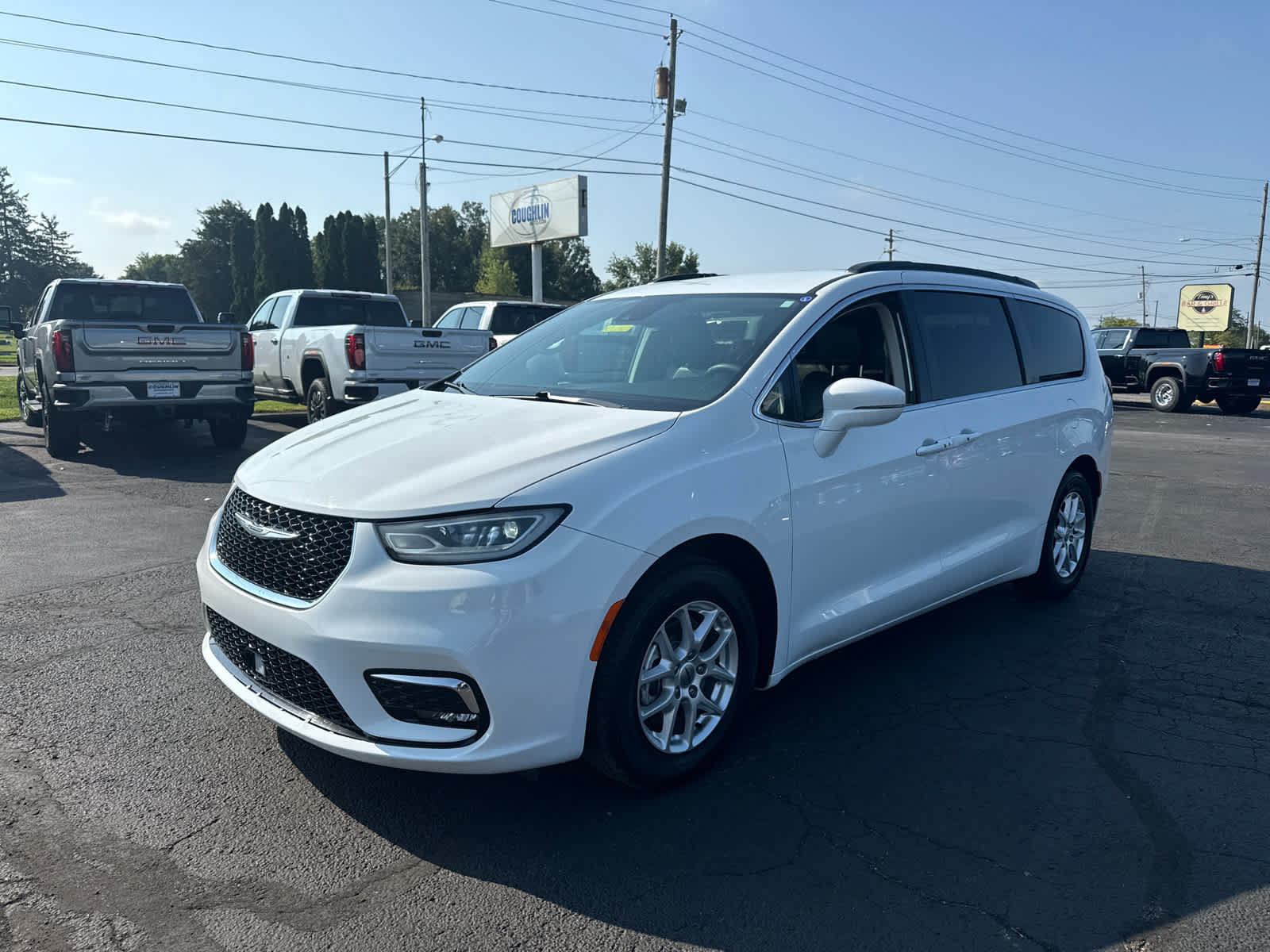 Used 2022 Chrysler Pacifica Touring-L FWD image 1