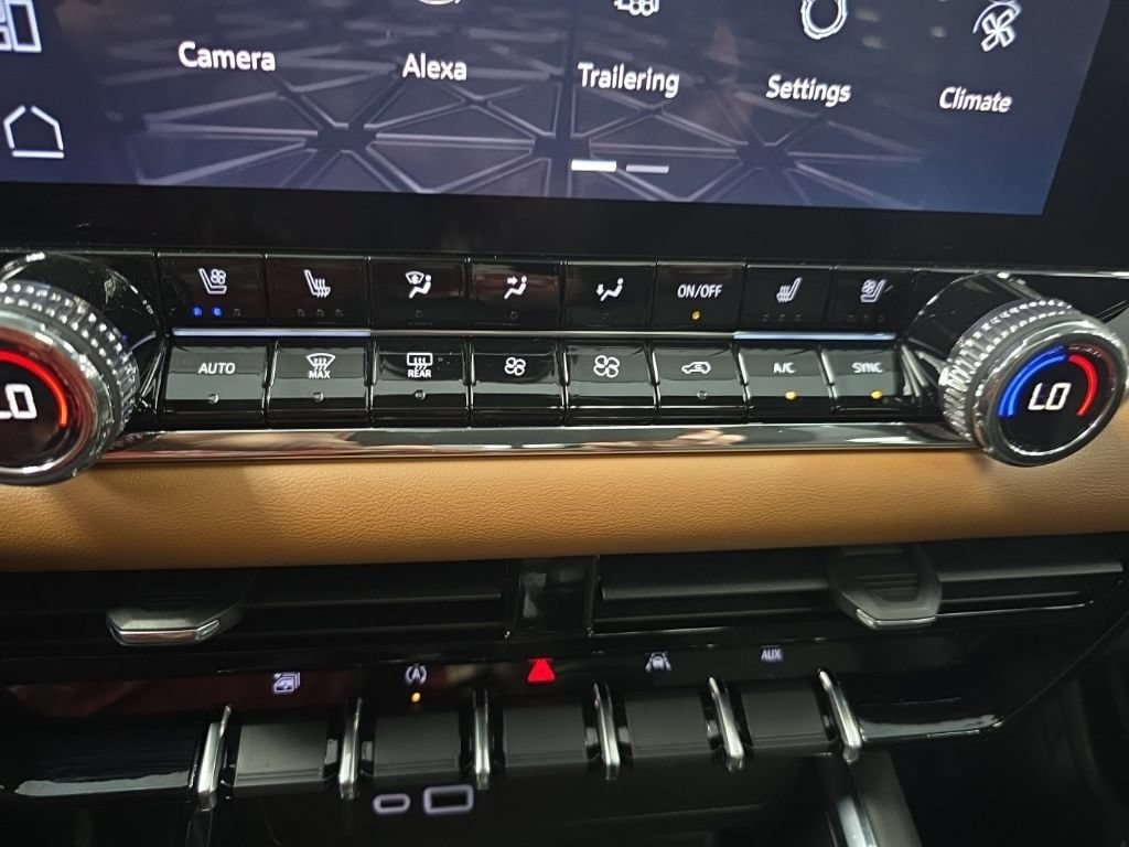 Certified 2025 GMC Canyon AT4 AWD/4WD image 24