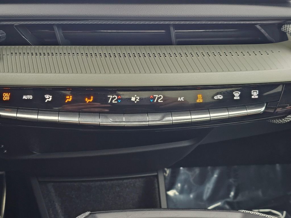 Used 2026 Cadillac Optiq Luxury 1 AWD/4WD image 31